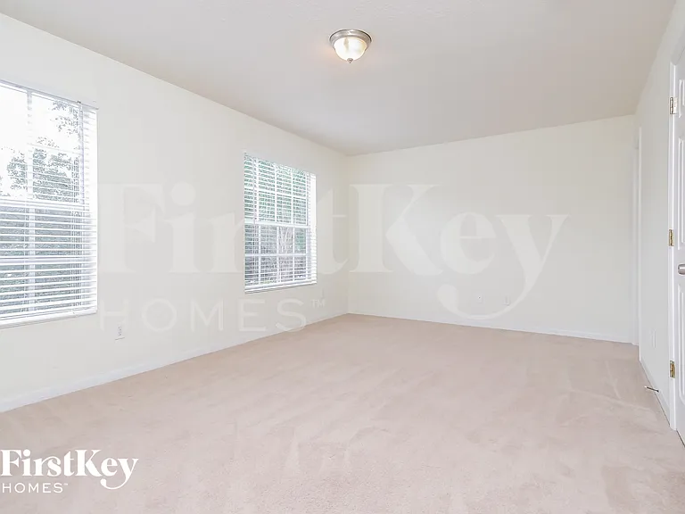 17006 Falconridge Rd — Photo 7