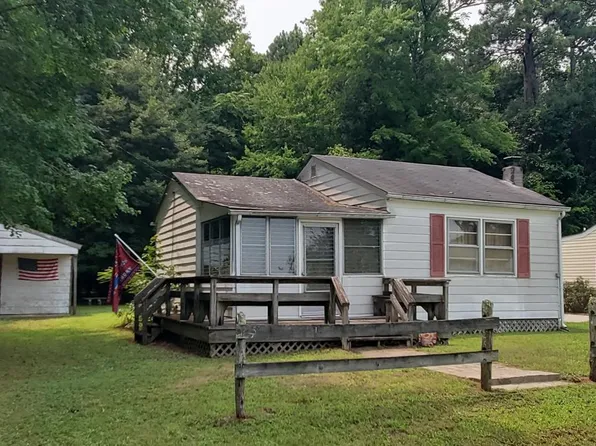226 Pine Rd, Dunnsville, VA 22454