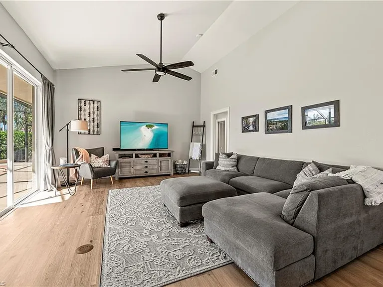 1015 Tivoli Ln — Photo 12