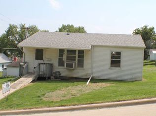 305 12th St, Corning, IA 50841