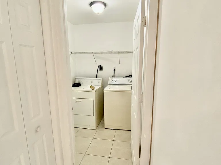 2914 NW 55th Ave #1D — Photo 8