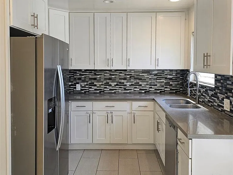 1026 San Rafael Ave — Photo 10