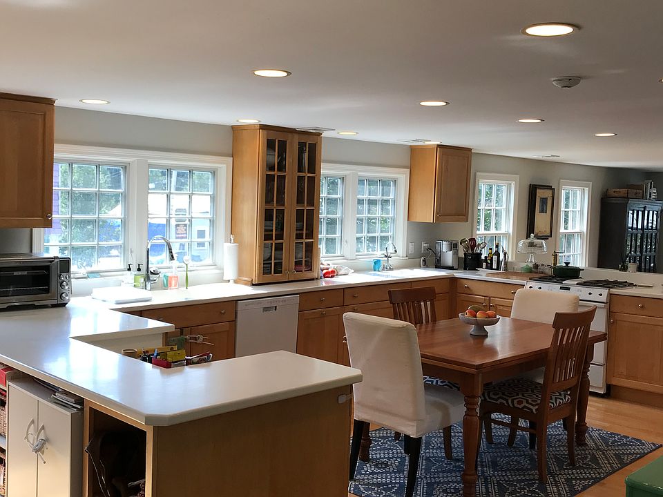 2nd image of 30 West St #2
