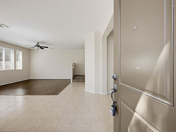 2nd image of 42910 Avenida Amistad
