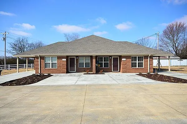 107 Stonehedge Dr