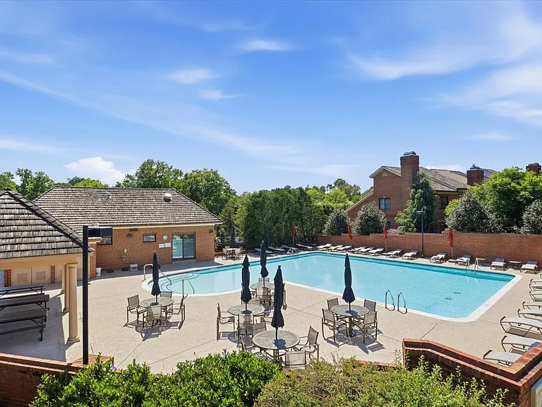 Hamptons of McLean Pool