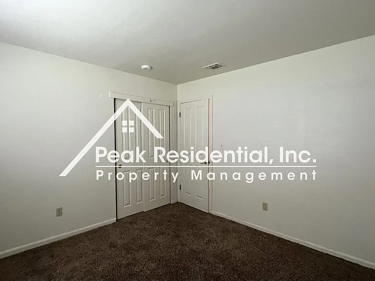 7927 Parmis Ct — Photo 16