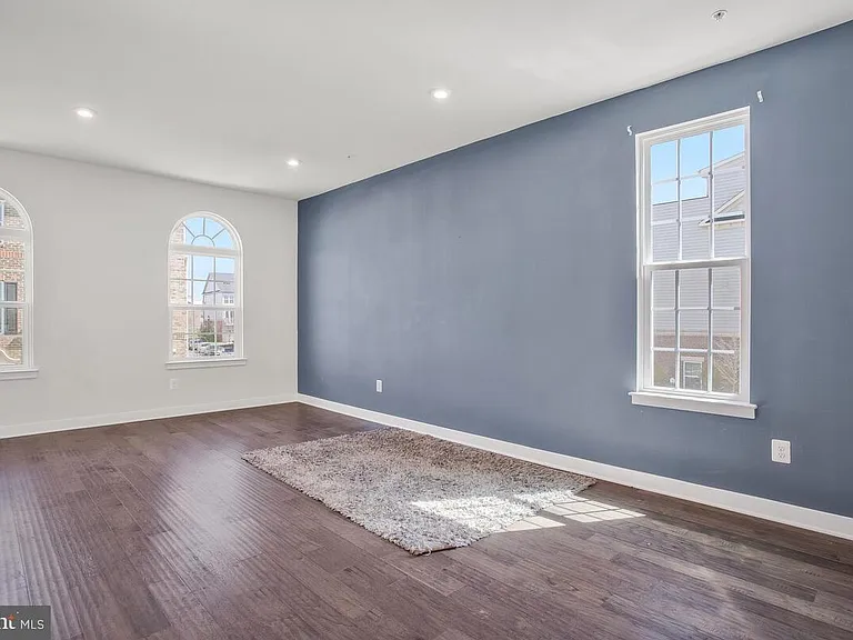 8100 Miner St — Photo 17
