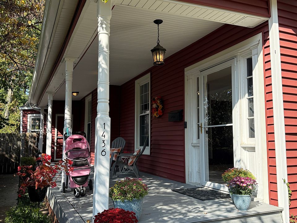 2nd image of 1436 Clinton St