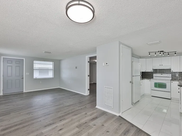 5637 Golden Nugget Dr — Photo 7