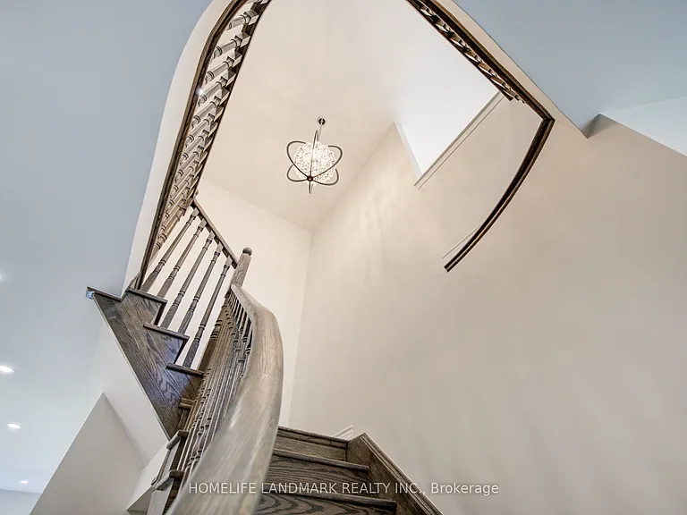 18 Kenneth Ross Bnd — Photo 31