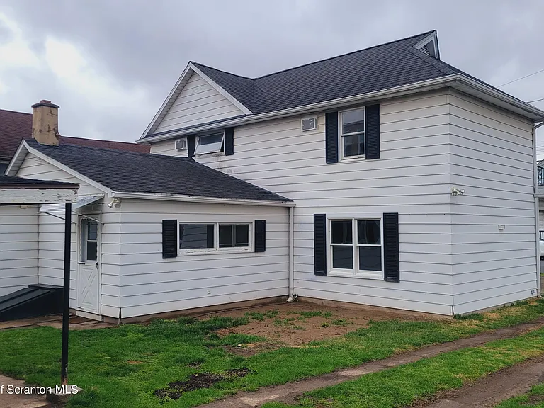 114 Dickson St — Photo 4