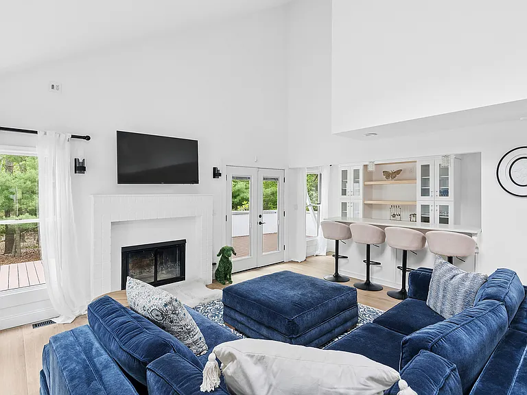 3 N Woods Ln — Photo 3