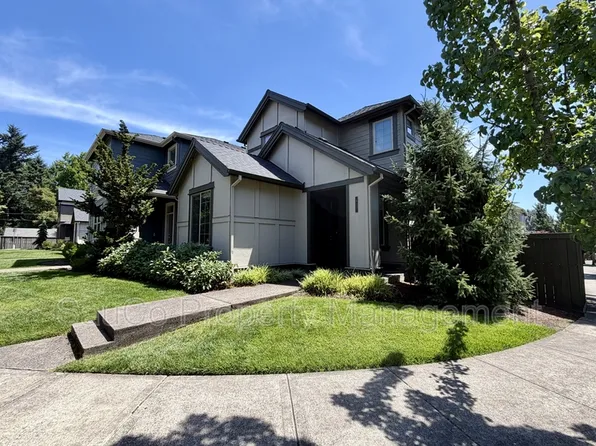822 SE Bacarra St, Hillsboro, OR 97123