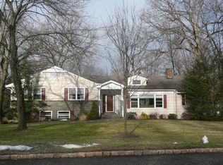 7 Fairfield Dr W, Morristown, NJ 07960