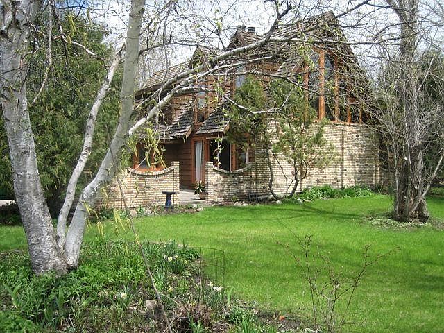 1st image of 823 Oakfield Dr