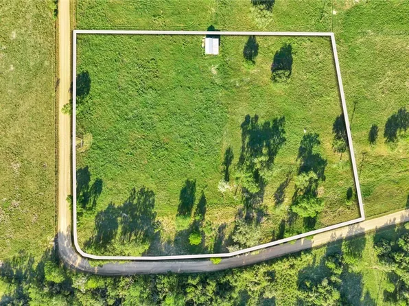 1007 County Road 380, Hallettsville, TX 77964
