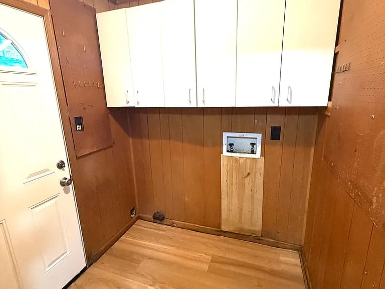 241 Kroy Dr — Photo 7