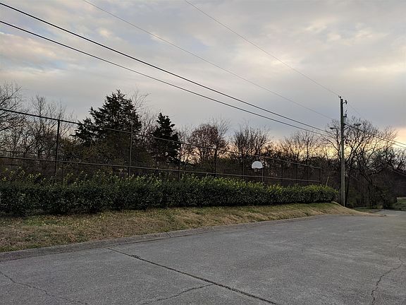 5th image of 410 Thomas Jefferson Cir