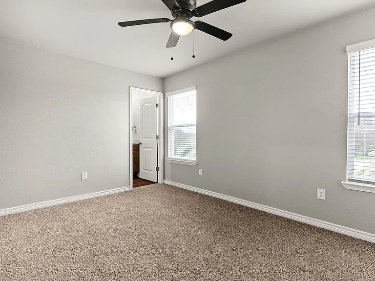 304 Blair St — Photo 9