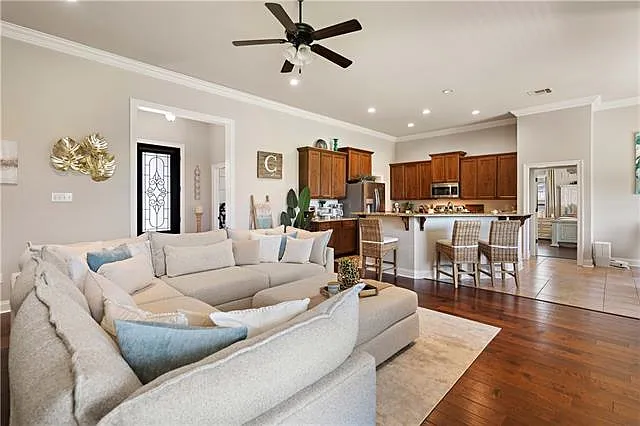 400 Walter Ln — Photo 5