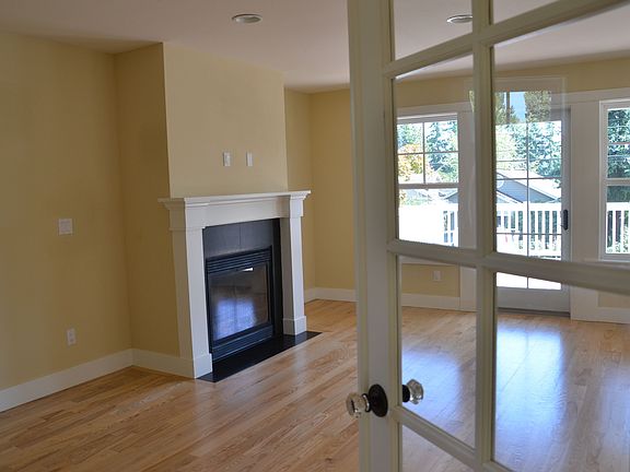 Open Living Rm Leads to Deck