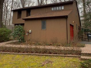 10285 Greystone Rd, Manassas, VA 20111