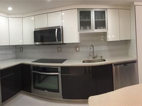 3731 N Country Club Dr