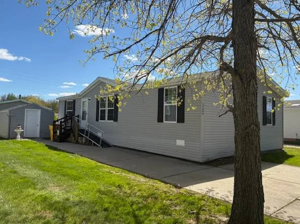 33444 Gladiola Ct, Lenox, MI 48048