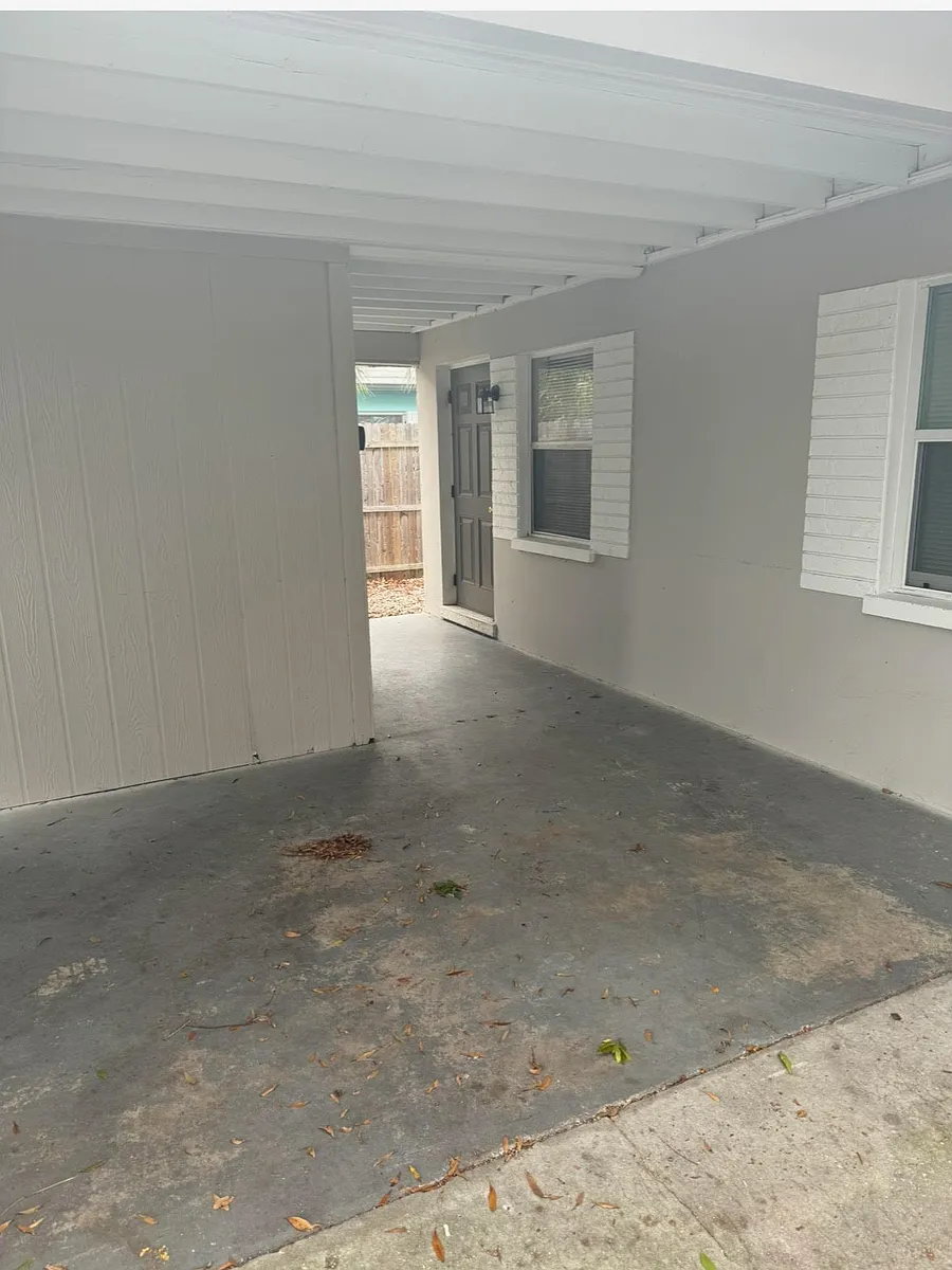 Building Photo - 406 N Saturn Ave #2