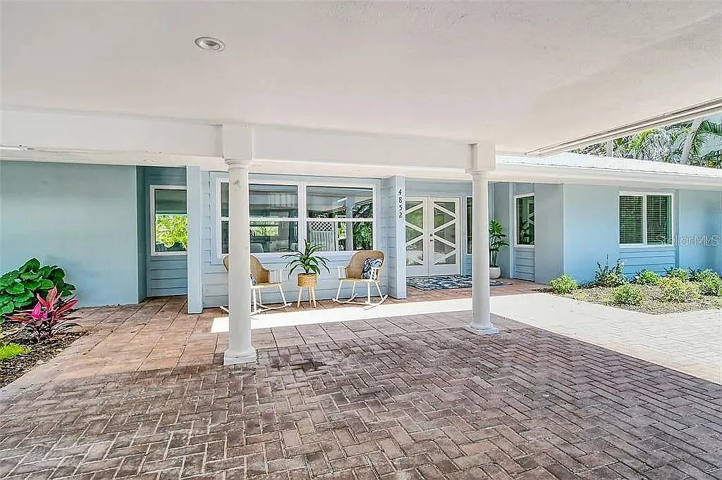 4 bed, 3.0 bath, 2439 sqft, $7,000 — Photo 3
