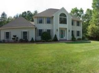 5 Country Village Rd, Windham, NH 03087