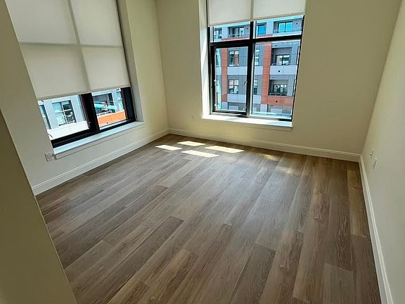 5th image of 1077 Commonwealth Ave #445