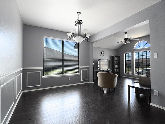 5th image of 3802 Remington Ct