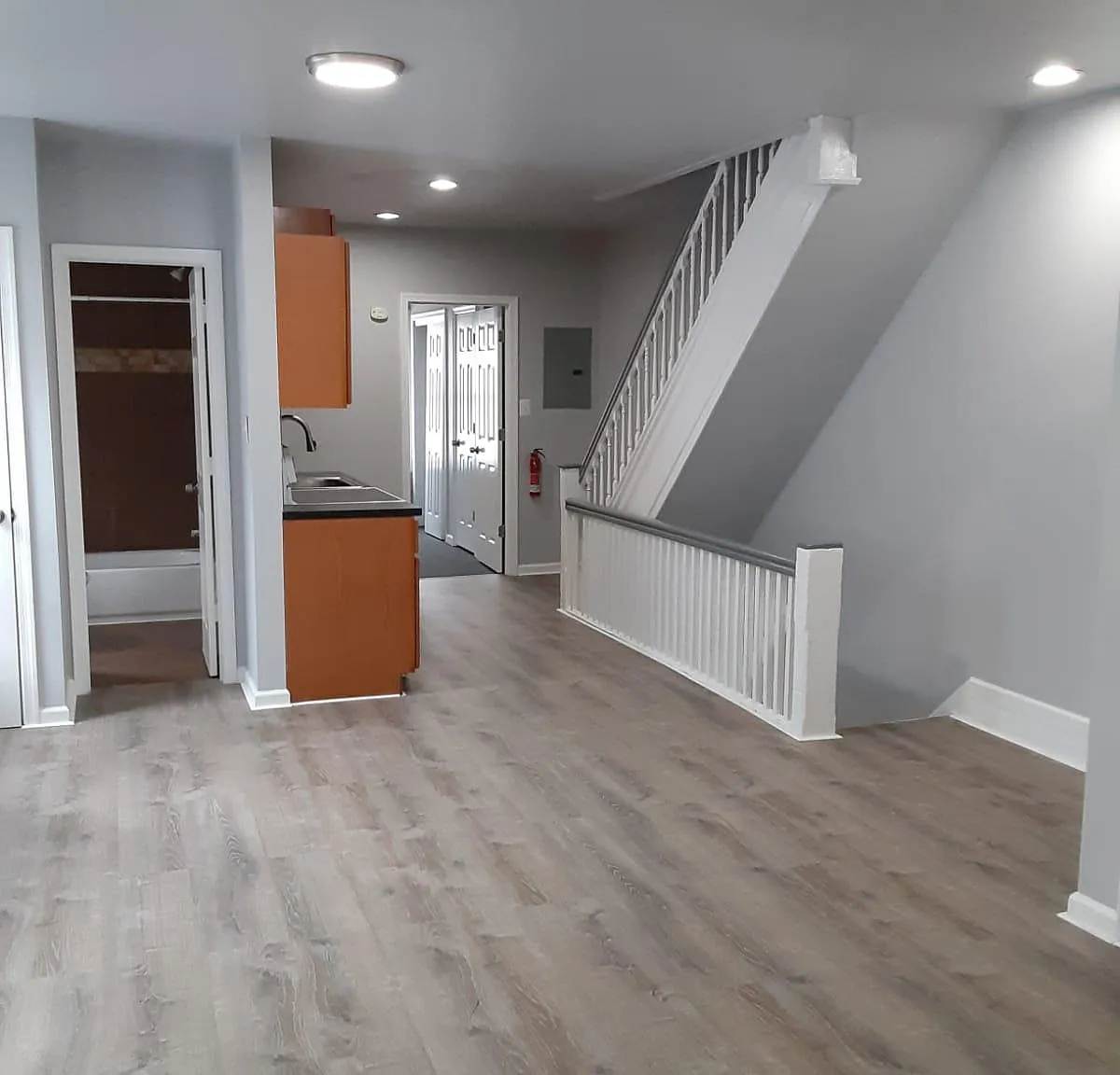 3 bed, 1.5 bath, 1200 sqft, $1,550 — Photo 2