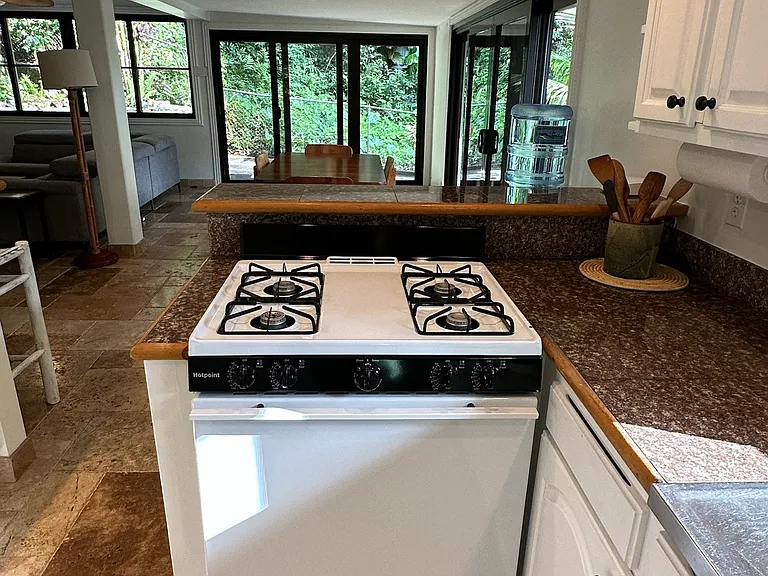 3657 Tantalus Dr — Photo 16