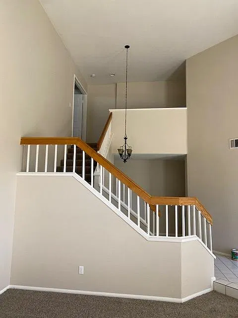 5 bed, 2800 sqft, $4,000 — Photo 3