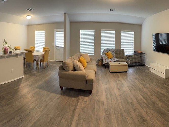 Spacious house with comfortable furnishings.