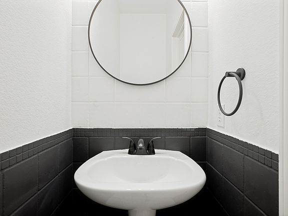 3rd image of 1006 Partridge Dr
