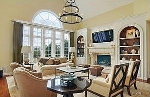 3rd image of 1325 Canterbury Cir