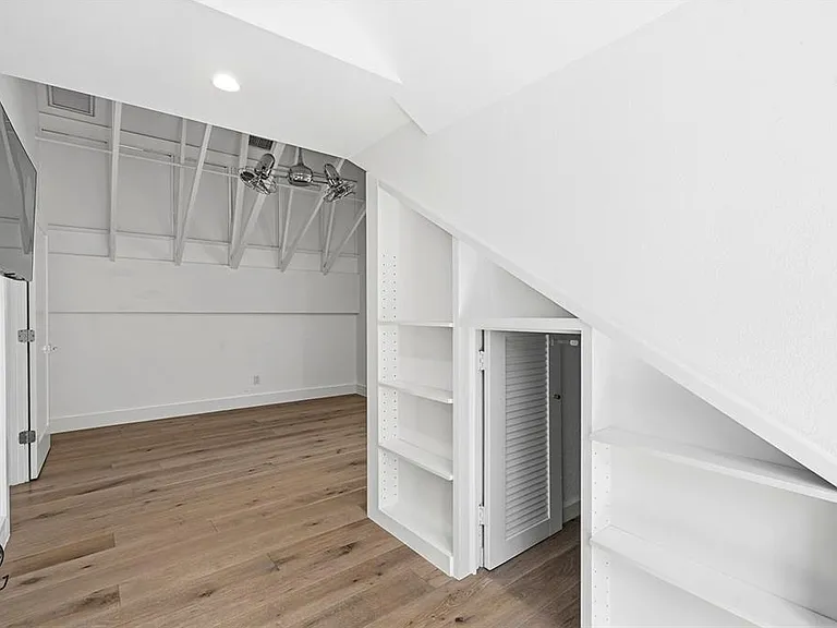 141 Giralda Blvd NE — Photo 47