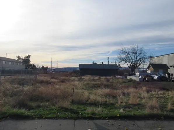 212 Sycamore St, Yakima, WA 98901