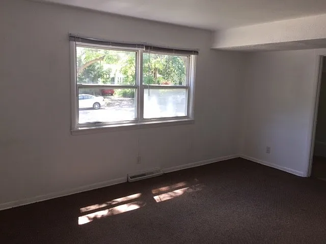 704 Stoughton St — Photo 5