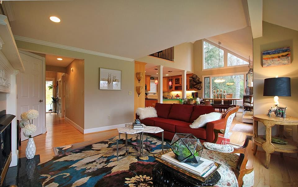 1st image of 43 Townhouse Dr