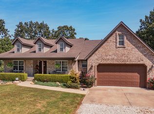 425 Shewanano Loop, Marshfield, MO 65706
