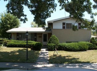 9147 Oriole Ave, Morton Grove, IL 60053