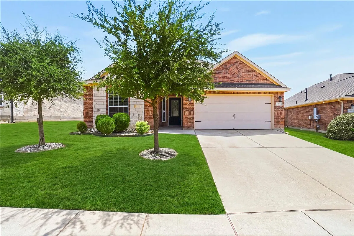 3 bed, 1768 sqft, $2,050 — Photo 3