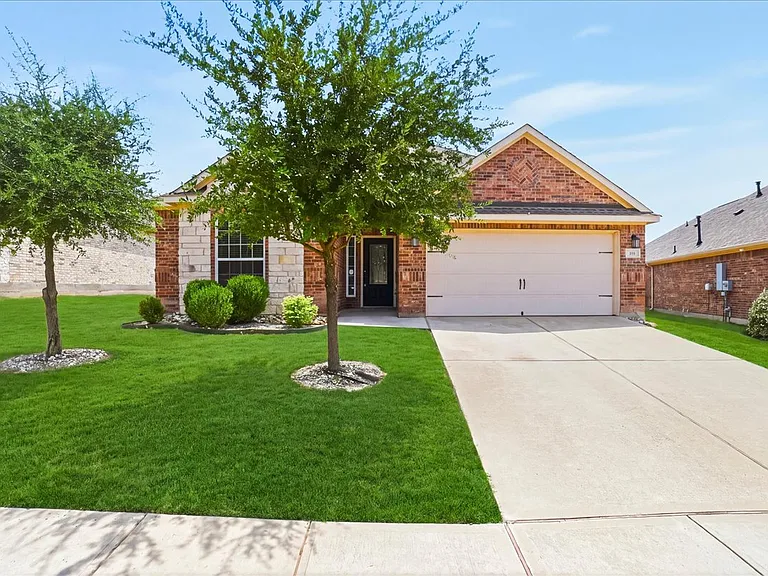 411 Winchester Dr — Photo 18