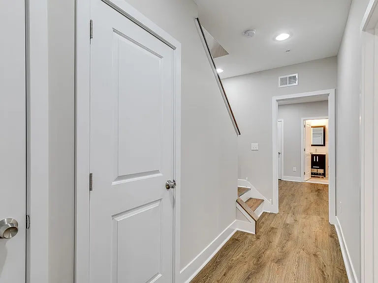 1218 N 6th St #1 — Photo 14