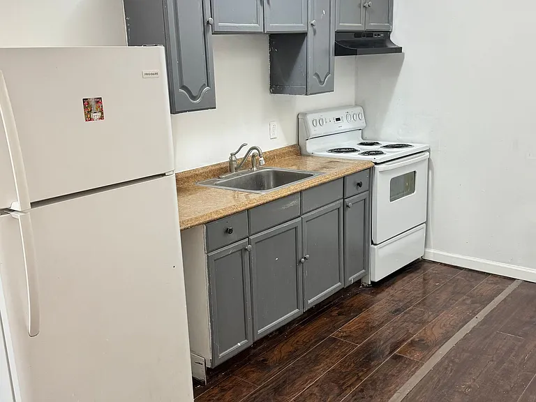 Convenient Corners at South Olden — Photo 13